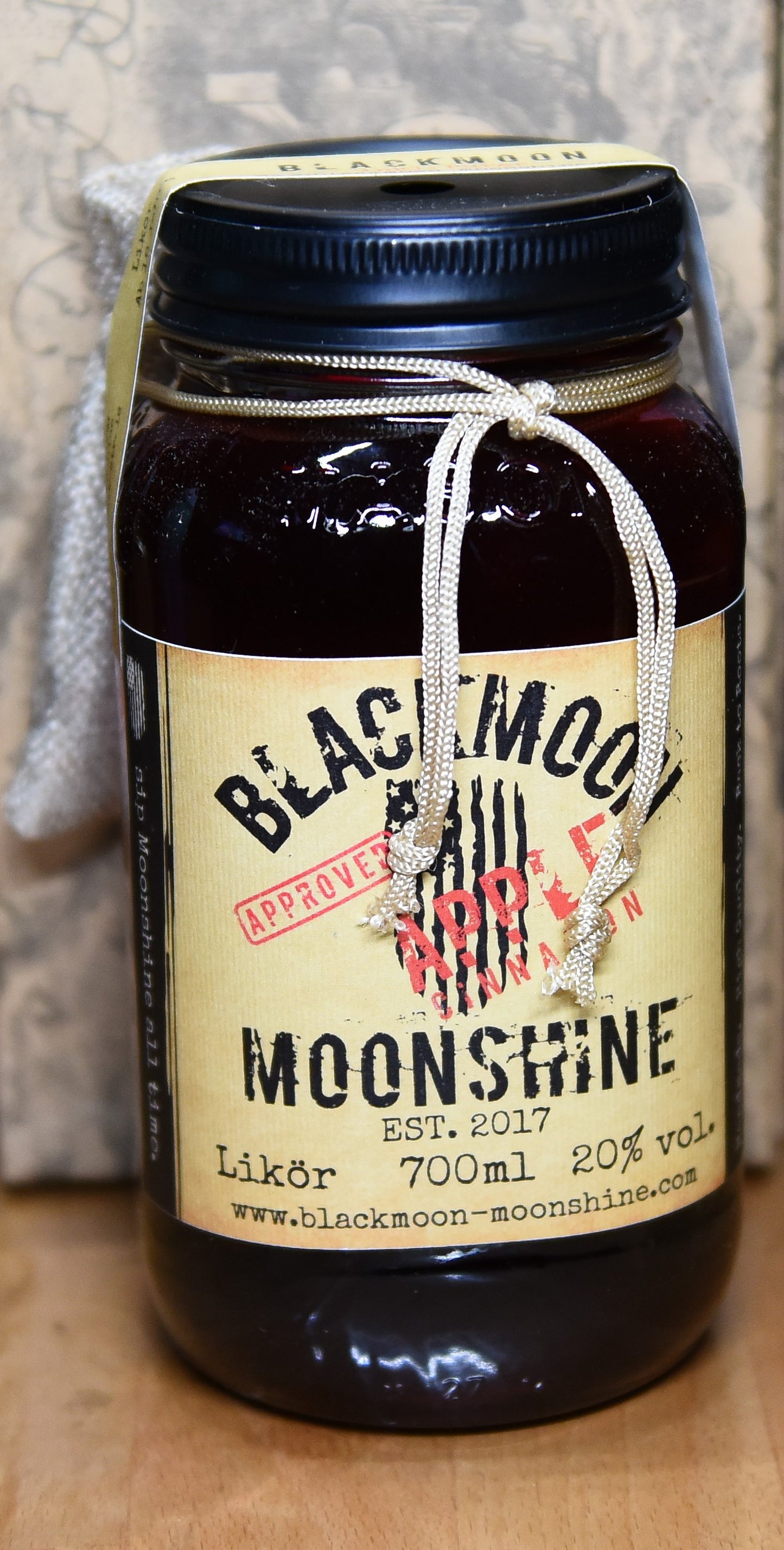 BlackMoon-Moonshine - Apple Cinnamon 700 ml